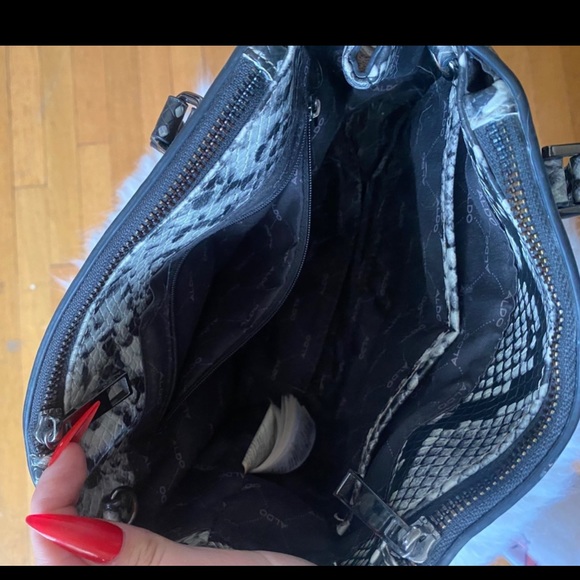 Snake print Handbag/Crossbody - Picture 7 of 7